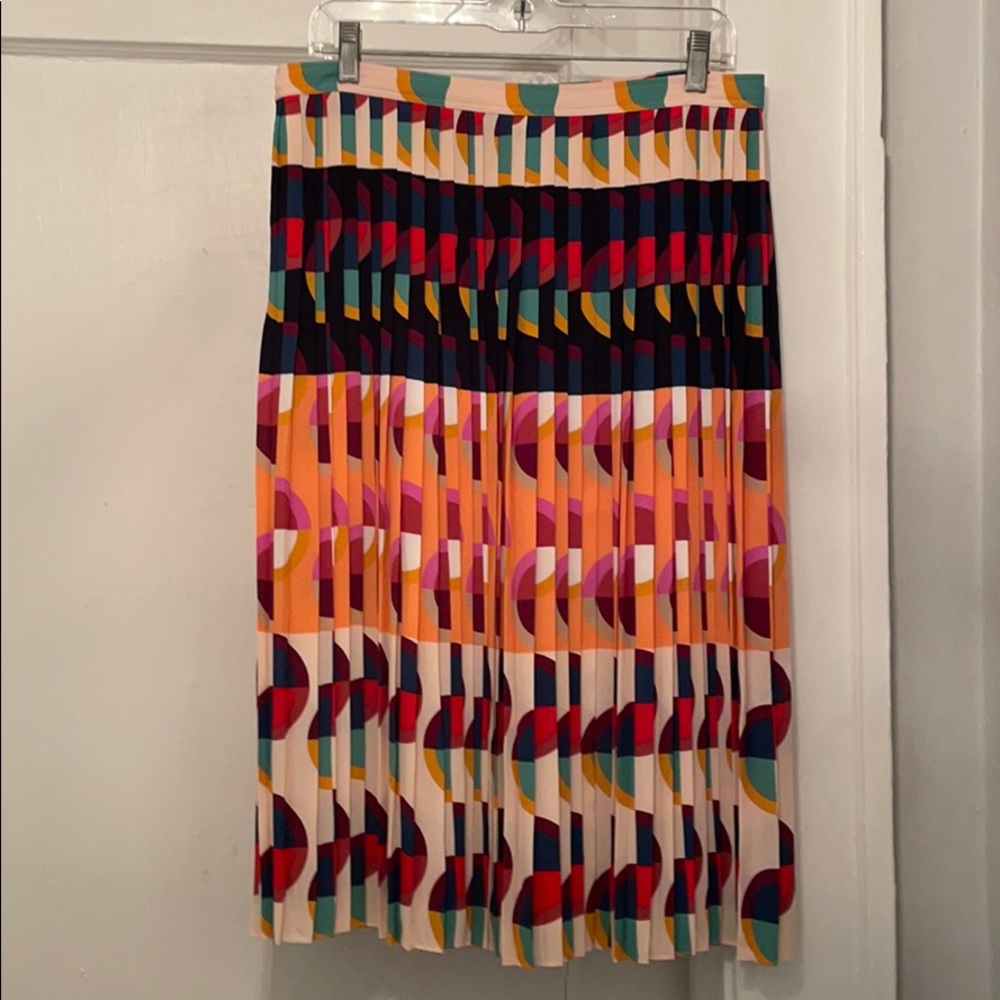 JCrew geometric print pleated skit